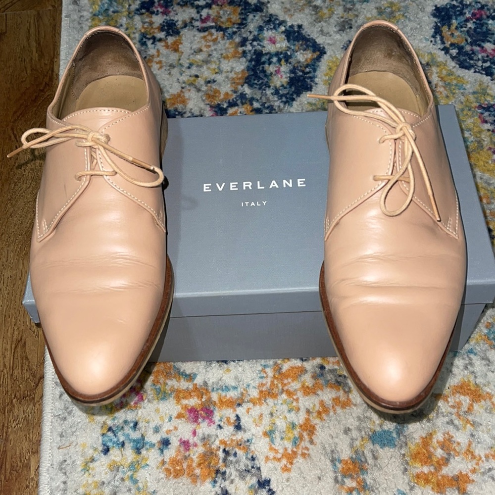 Everlane nude oxfords in size 8